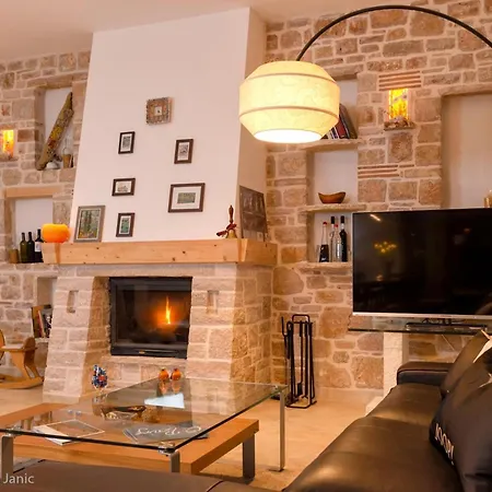 Villa Beautiful Hvar 4 Bedrooms Stone Pine Private Infinity Pool