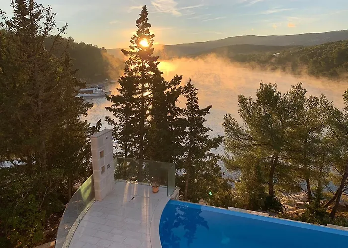 Villa Beautiful Hvar 4 Bedrooms Stone Pine Private Infinity Pool