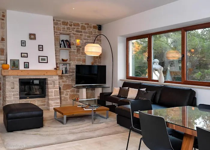 Beautiful Hvar 4 Bedrooms Stone Pine Private Infinity Pool Villa *