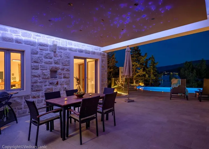 Villa Beautiful Hvar 4 Bedrooms Stone Pine Private Infinity Pool *