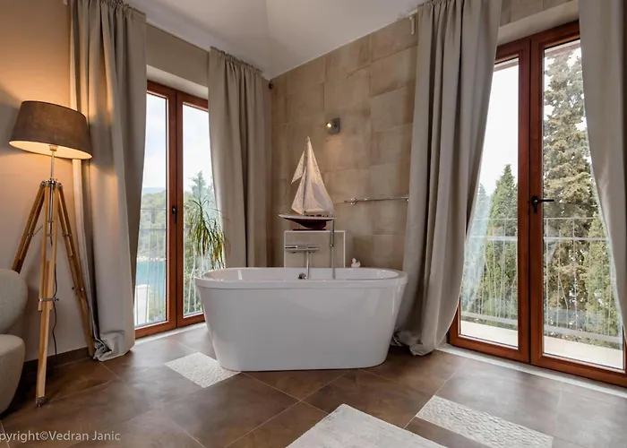 Beautiful Hvar 4 Bedrooms Stone Pine Private Infinity Pool Villa Vrboska