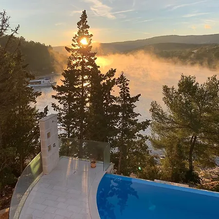 빌라 Beautiful Hvar 4 Bedrooms Stone Pine Private Infinity Pool