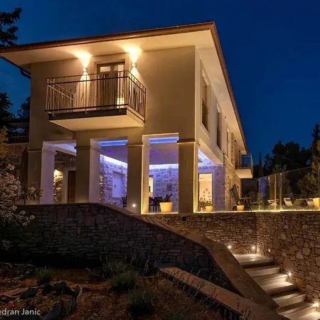 Beautiful Hvar 4 Bedrooms Stone Pine Private Infinity Pool