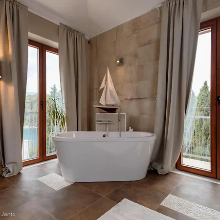 Beautiful Hvar 4 Bedrooms Stone Pine Private Infinity Pool 빌라 브로보스카