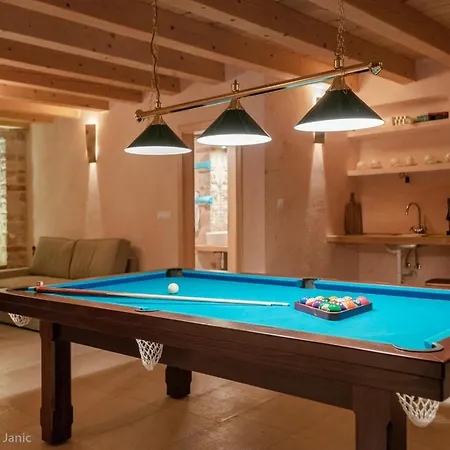 Beautiful Hvar 4 Bedrooms Stone Pine Private Infinity Pool 빌라 *